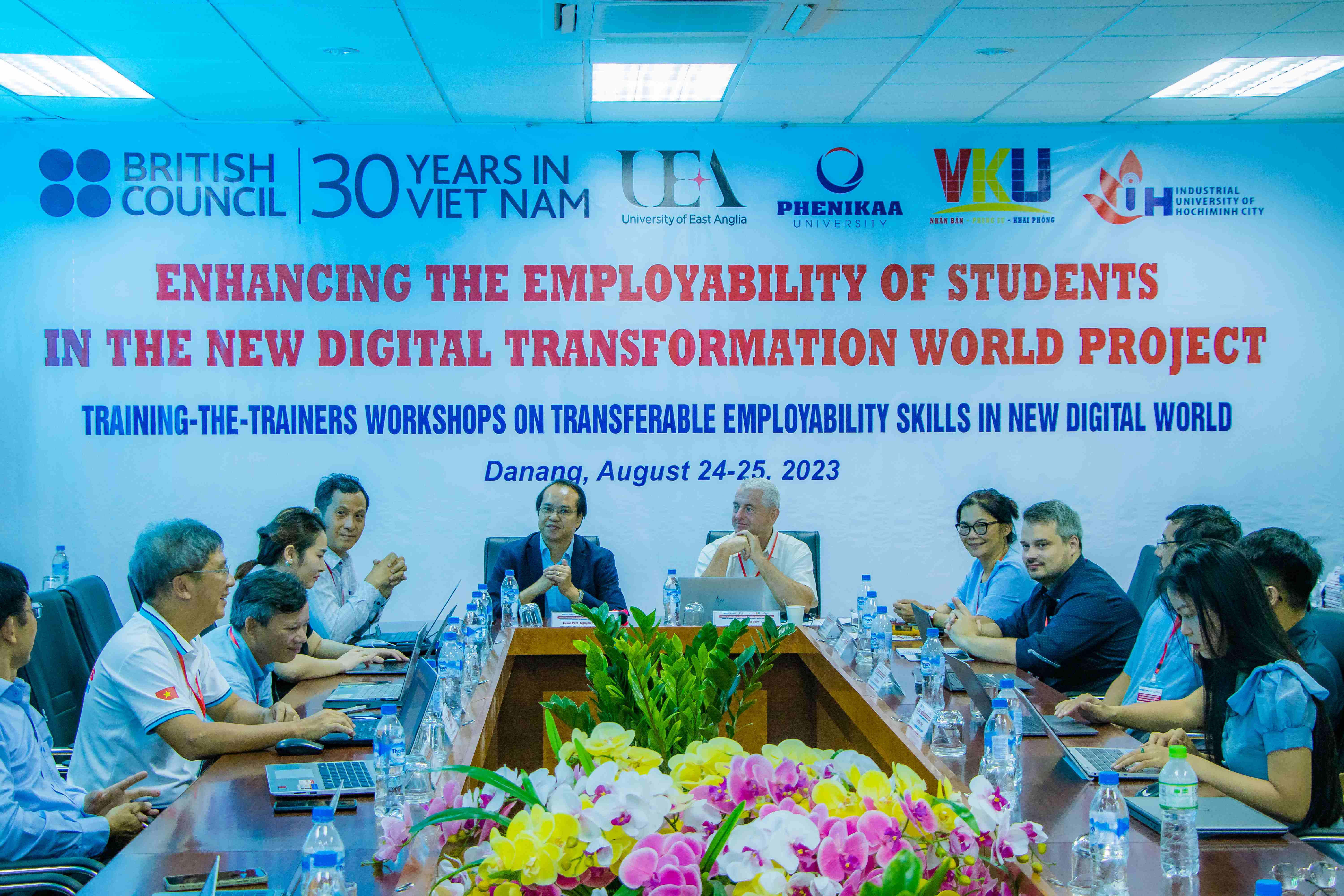 Phenikaa University strengthens faculty training on how to enhance student employability in the digital age